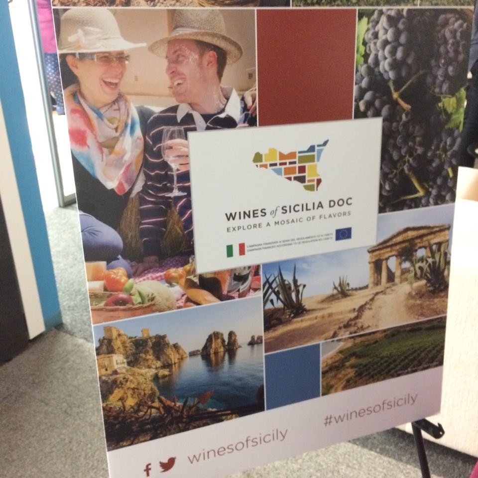 12346914_10153779403637760_394170077_n